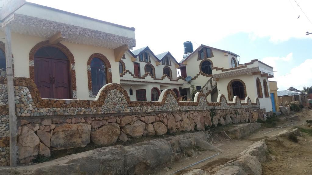 Hostal Jallalla Comunidad Yumani Exterior foto